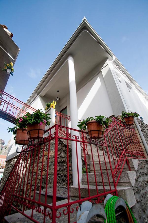 Meteora Central Hostel กาลัมปากา ภายนอก รูปภาพ