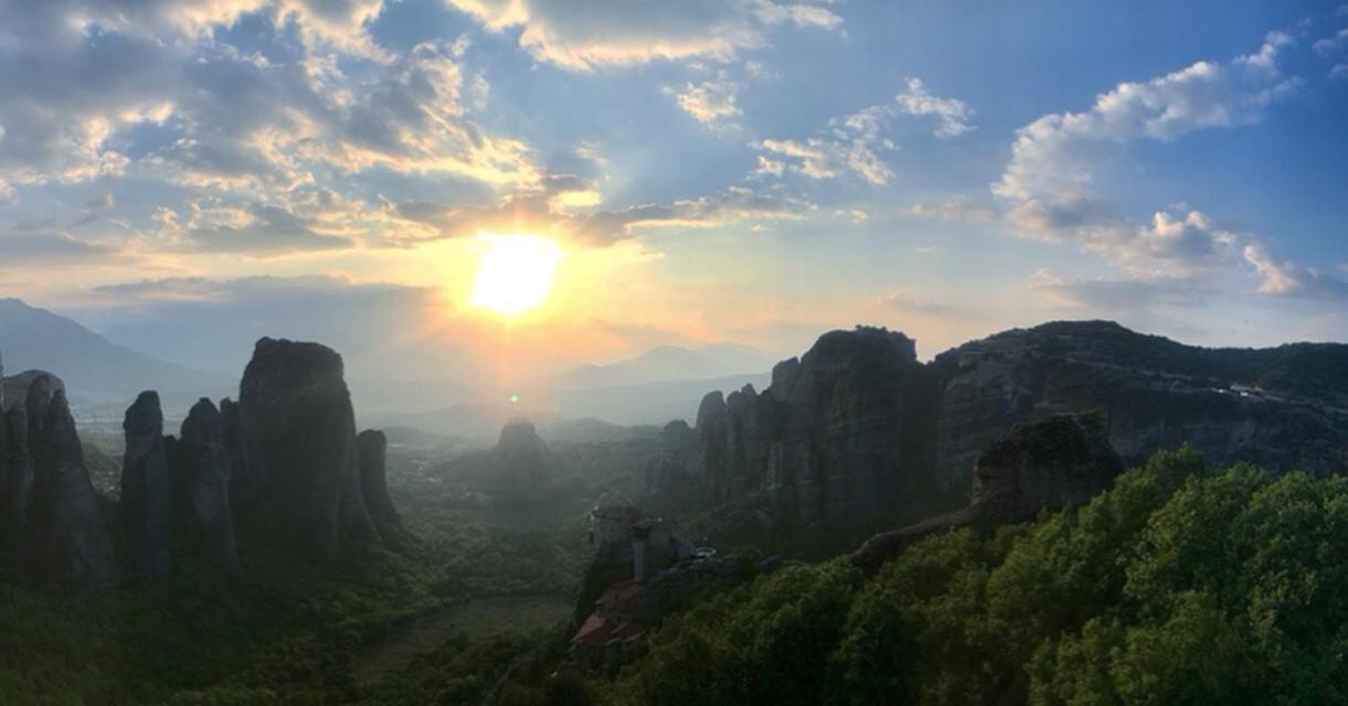 Meteora Central Hostel กาลัมปากา ภายนอก รูปภาพ