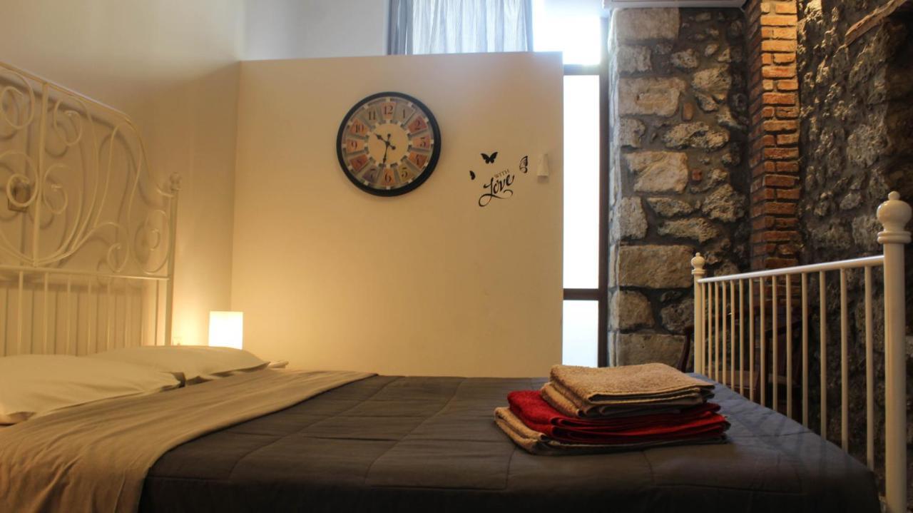 Meteora Central Hostel กาลัมปากา ภายนอก รูปภาพ